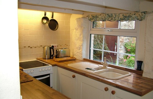 Lostwithiel House | Geranium Cottage ,Detached three bedroom cottage, centre of Lostwithiel PL22
