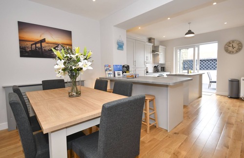 Amble House | Gertie's Getaway - stunning 3 bed cottage close to beach - pet friendly