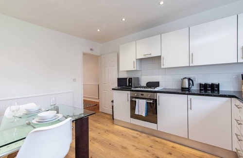 West Bridgford House | Gertrude House - Spacious 3BR Bungalow in Nottingham