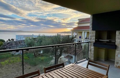 Maslenica Apartment | Geschmacksvolle Ferienwohnung mit Pool nur 60 m vom Strand für bis 5 Personen
