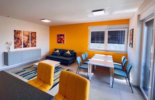 Maslenica Apartment | Geschmacksvolle Ferienwohnung mit Pool nur 60 m vom Strand für bis 5 Personen