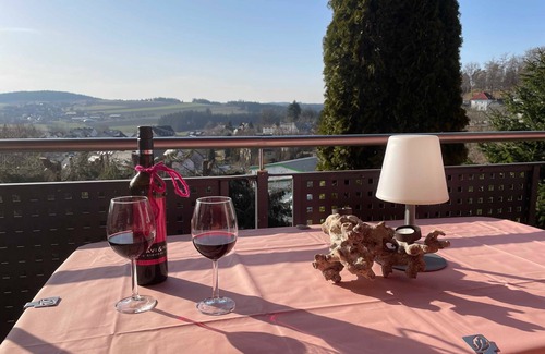 Schauenstein Apartment | Geschmackvolle Ferienwohnung 100qm in Schauenstein - Franken - Geschmackvolle Ferienwohnung mit