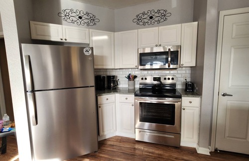 Loughman Condo | Get away from it all in a place that's close to it ALL! Renovated - near Disney!
