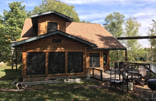 Michigamme Cabin | Get Away From It All At This Private One Family Log Cabin