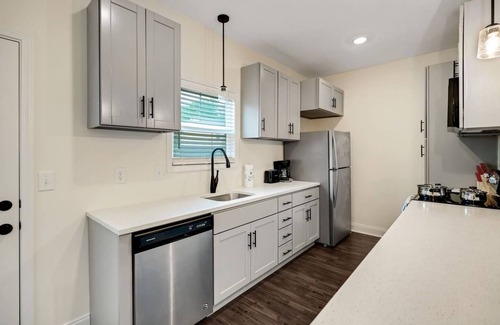 Clarksville Apartment | Get comfortable and enjoy 2bedroom with 2.5 bath with this fully furnished unit