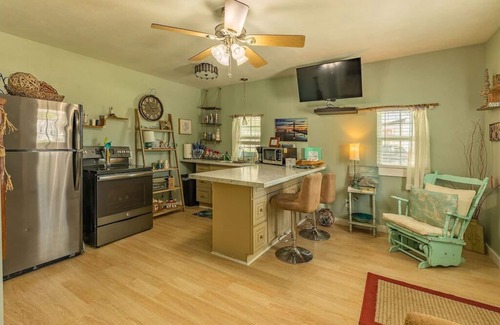 Bacliff Cottage | Get on island time w/us! Enjoy our amazing sunsets and fishing
