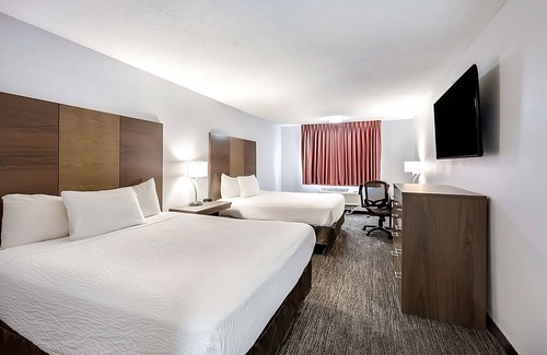Grants Pass Resort | Get Ready for Adventure! Minutes Away from Rogue River and Hellgate Canyon!