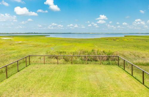 Surfside Beach House | Get Your Beach Retreat On at The Blue Crab