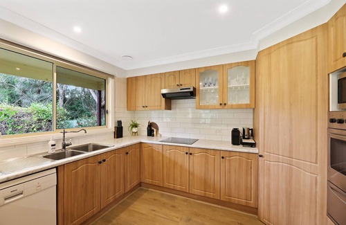 Tynong North Cottage | Getaway for Couples/Families. Gateway to Gippsland