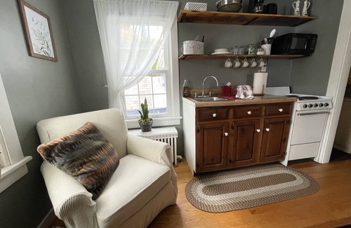 Stamford Apartment | Getaway Near Mass MoCA, Great Hiking, Scenic Views
