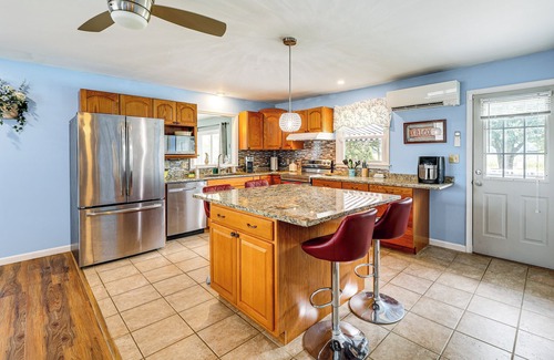 Georgetown House | Getaway on 1/2 Acre w/Deck in Georgetown
