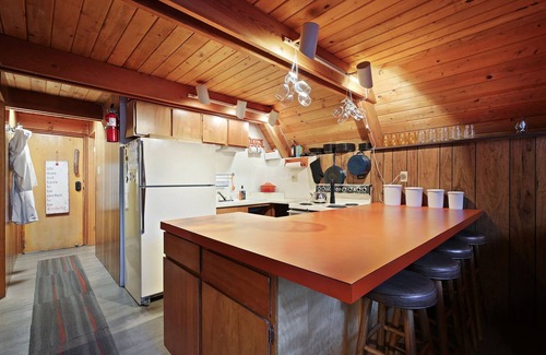 Skykomish Cabin | GetAWay Ski Cabin 13 miles to Stevens Pass, HOT TUB!