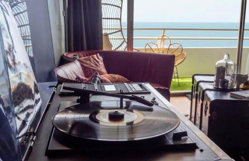 Pak Nam Pran Apartment | Getaway to Artist's Room Seaview