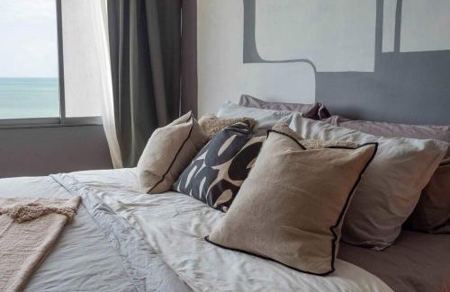 Pak Nam Pran Apartment | Getaway to Artist's Room Seaview