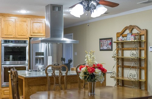 Cedar Creek Reservoir House | Getaway to Relax, Enjoy & Play! Come vacation with us!