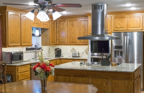 Cedar Creek Reservoir House | Getaway to Relax, Enjoy & Play! Come vacation with us!