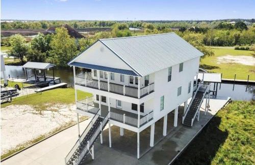 Shoreline Park House | Getting Nauti at the Bay