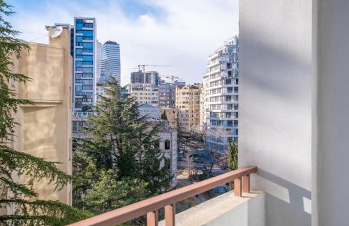 Vake Apartment | GG Home - Charming Georgian - style 2BR in Vake