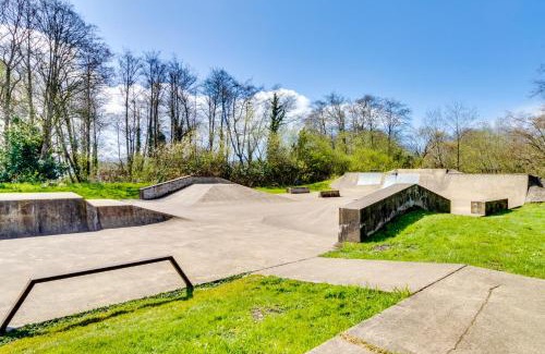 Bay City House | Ghost Hole View