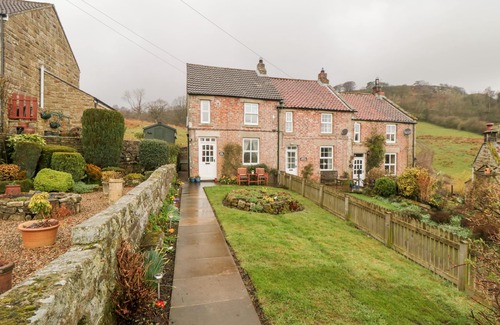 North York Moors National Park Cottage | GHYLL COTTAGE, pet friendly, with open fire in Rosedale Abbey
