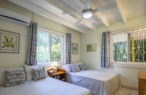Gibbes Cottage | Gibbs Palms🌴Relax, refresh and renew at this Barbados Oasis. 🏊‍♀️ 🌞A/C