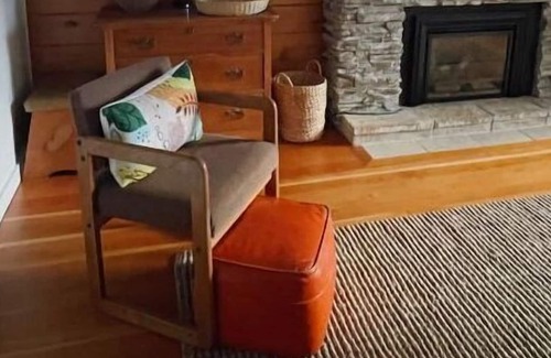 Gibsons House | Gibsons Landing Pad - 1 Bedroom Suite