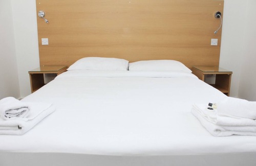 Pettits Hotel | Gidea Park Hotel