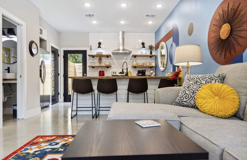 Downtown House | Gig'em House ~ Aggieland Vacation Rentals