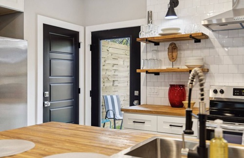 Downtown House | Gig'em House ~ Aggieland Vacation Rentals