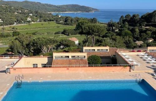 La Croix-Valmer Apartment | Gigaro Apt 4 pers Vue mer Plage a pieds Piscine, Tennis