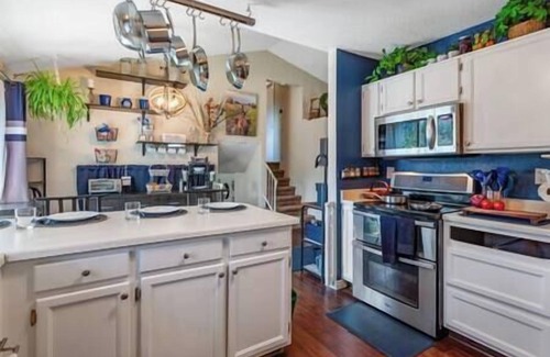 Centennial House | GIGWiFi, 420 Garage Lounge, Streaming, Family Frndly