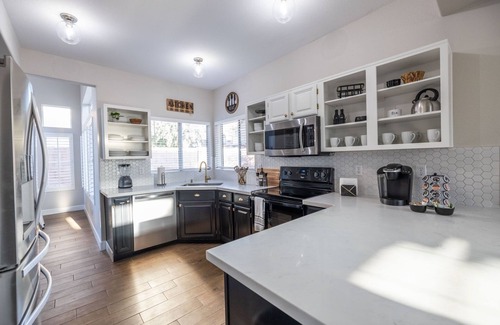 Gilbert House | Gilbert Douglas 1 Bedroom Home by RedAwning