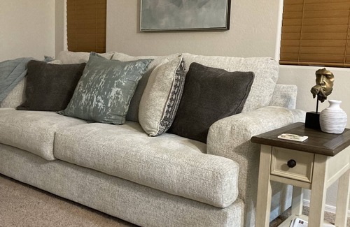 Crossroads House | Gilbert house in a centrally located place. Home is comfortable and stylish.