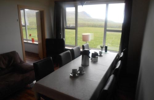 Myrdalshreppur House | Giljur Guesthouse