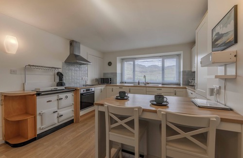 Breakish House | Gillean House-Spectacular beachfront property-Skye