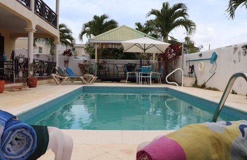 Douglas Apartment | Ginger Lily 2-bed Suite at Sungold House Barbados