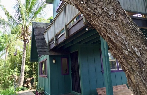 Kuau House | Gingerbread House-Less than a mile from Paia town and all North Shore beaches