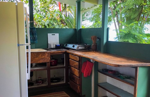 Kealakekua Cottage | Gingerhill Farm Retreat. Commune with Nature In South Kona.