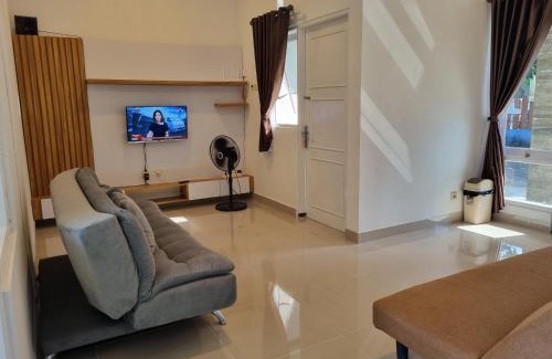 Sewon House | Giori Rice Field View Syariah