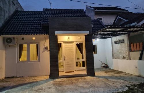 Sewon House | Giori Rice Field View Syariah