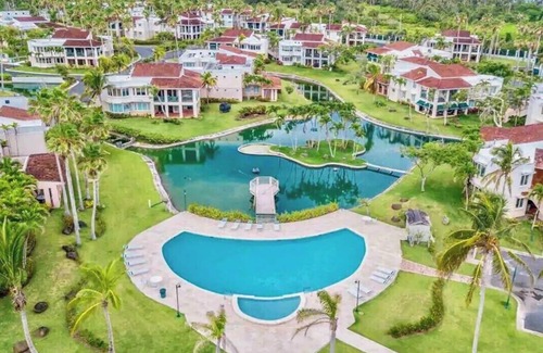 Cerro Gordo Villa | Giovanni Beachfront community w/pools