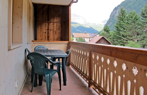 Fontanazzo Apartment | Giovanni (CPO359) by Interhome