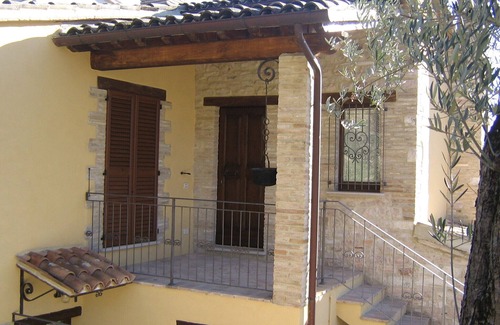 Cagli House | GIRASOLI (Apartment for 4 P.)