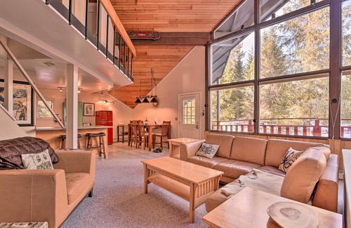 Alyeska Cottage | Girdwood Getaway w/Slope Views: Walk to Lift!