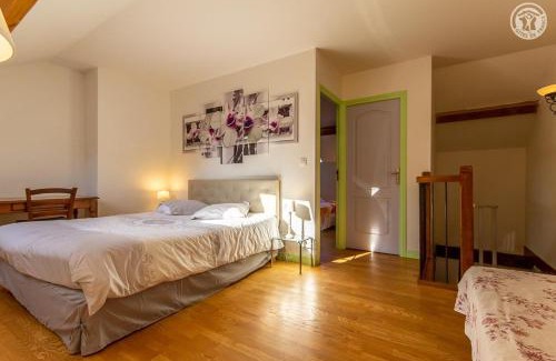 Antully House | Gite 1 Les Perrières 6 personnes Bourgogne Maison entre Autun et Le Creusot TGV Maymard Yannick