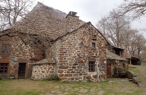 Saint-Front House | GITE 12 places Haute Loire - in the Massif du Mézenc - Meygal