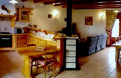 La Besseyre-Saint-Mary House | GITE 3 EPIS bordering forests, in the land of the Beast of Gevaudan