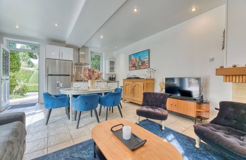 La Bouille House | Gîte/4-6 persons covered and heated swimming pool