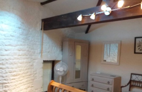 Echallat Cottage | Gite 4 Etoiles 2 adults 2 children. Piscine chauffée, WIFI, parking.