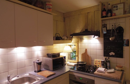 Tremolat House | Gite 4 pers. Dordogne surrounded by trees and close to a traditional inn